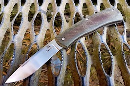 A more traditional slip-joint folder, made for hard work in green canvas micarta and ZDP-189 @Rc65