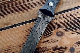 Fang dagger in rose pattern Damasteel
